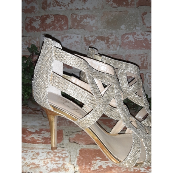 Marc Fisher Nala3 Gold Glitter Dress Sandal - Picture 15 of 16